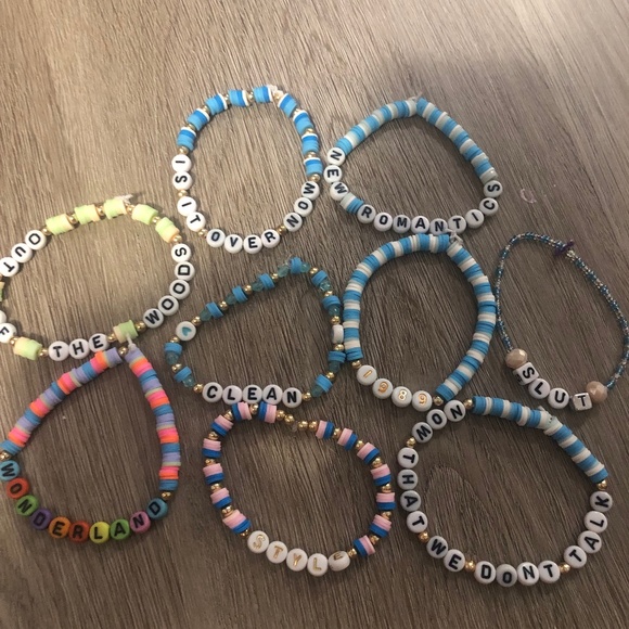 Set of 10 “1989” Taylor Swift eras your bracelet set - Picture 1 of 3